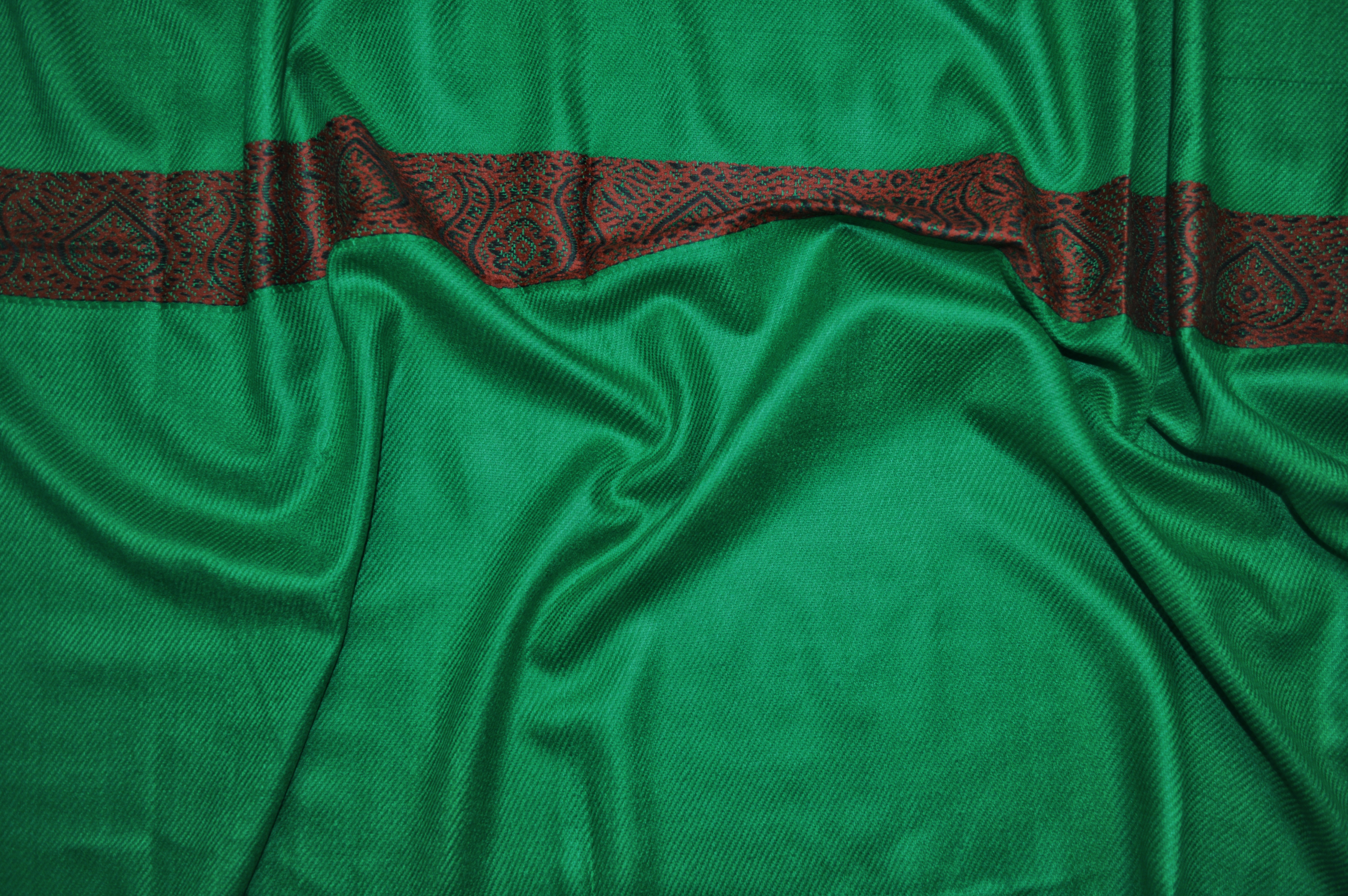 Green shawl with lustrous finish